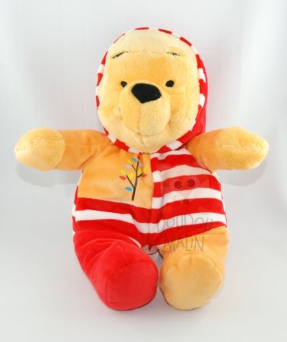  peluche winnie lourson jaune pyjama capuche rouge orange blanc arbre 